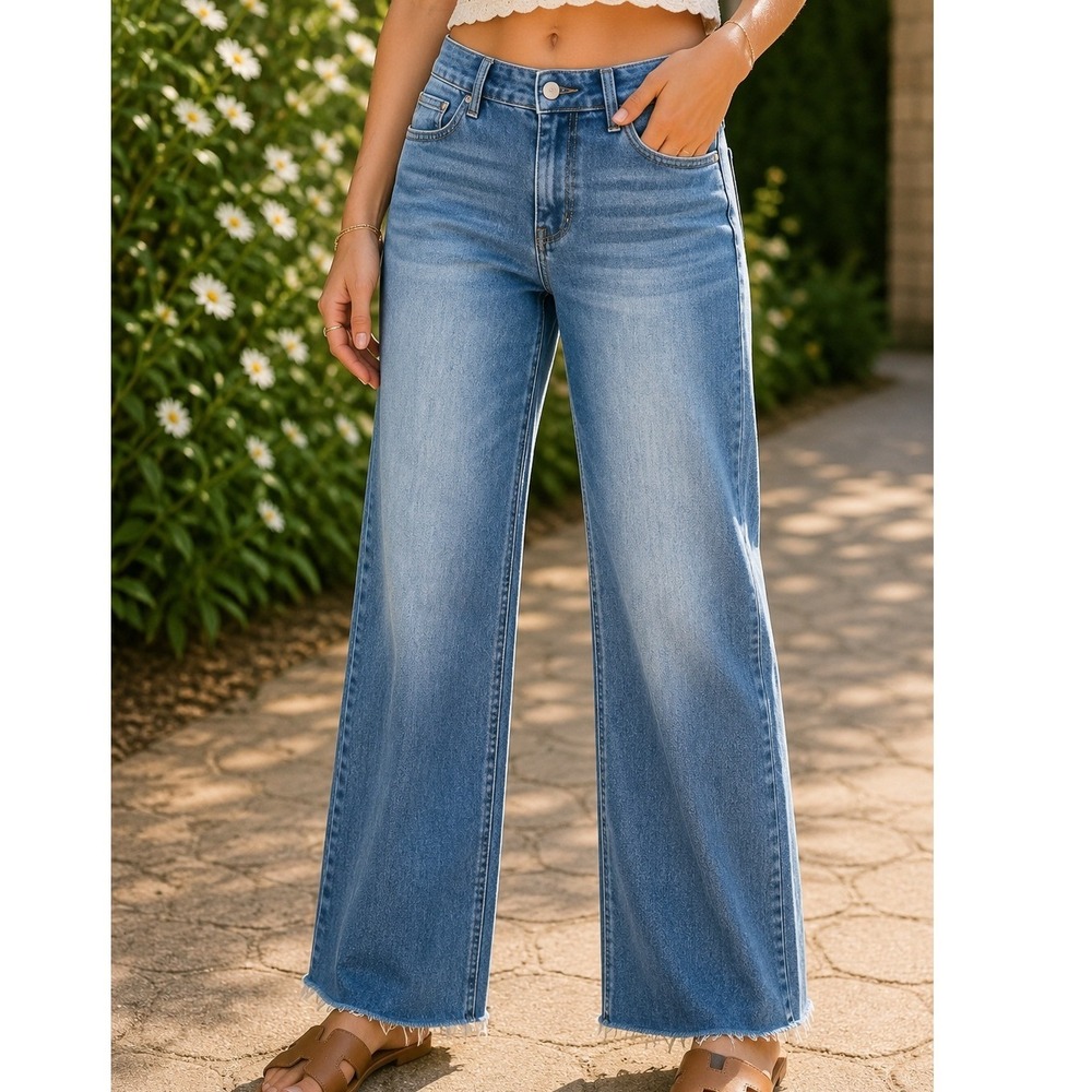 MoCo Boutique Women High Rise Wide Leg Jeans Medium Wash Raw Hem Size 5/27